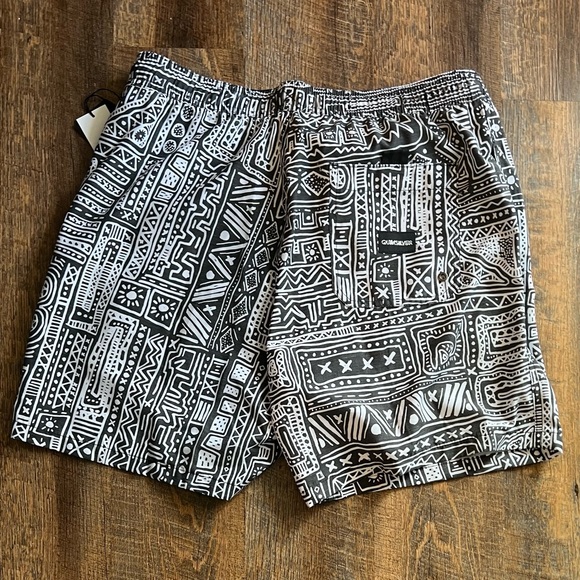 Men’s Quicksilver Volley Shorts - Picture 4 of 7